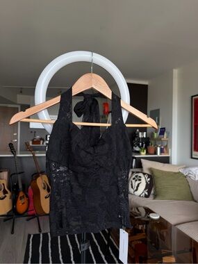 ReoRia Black Lace Halter Crop Camisole